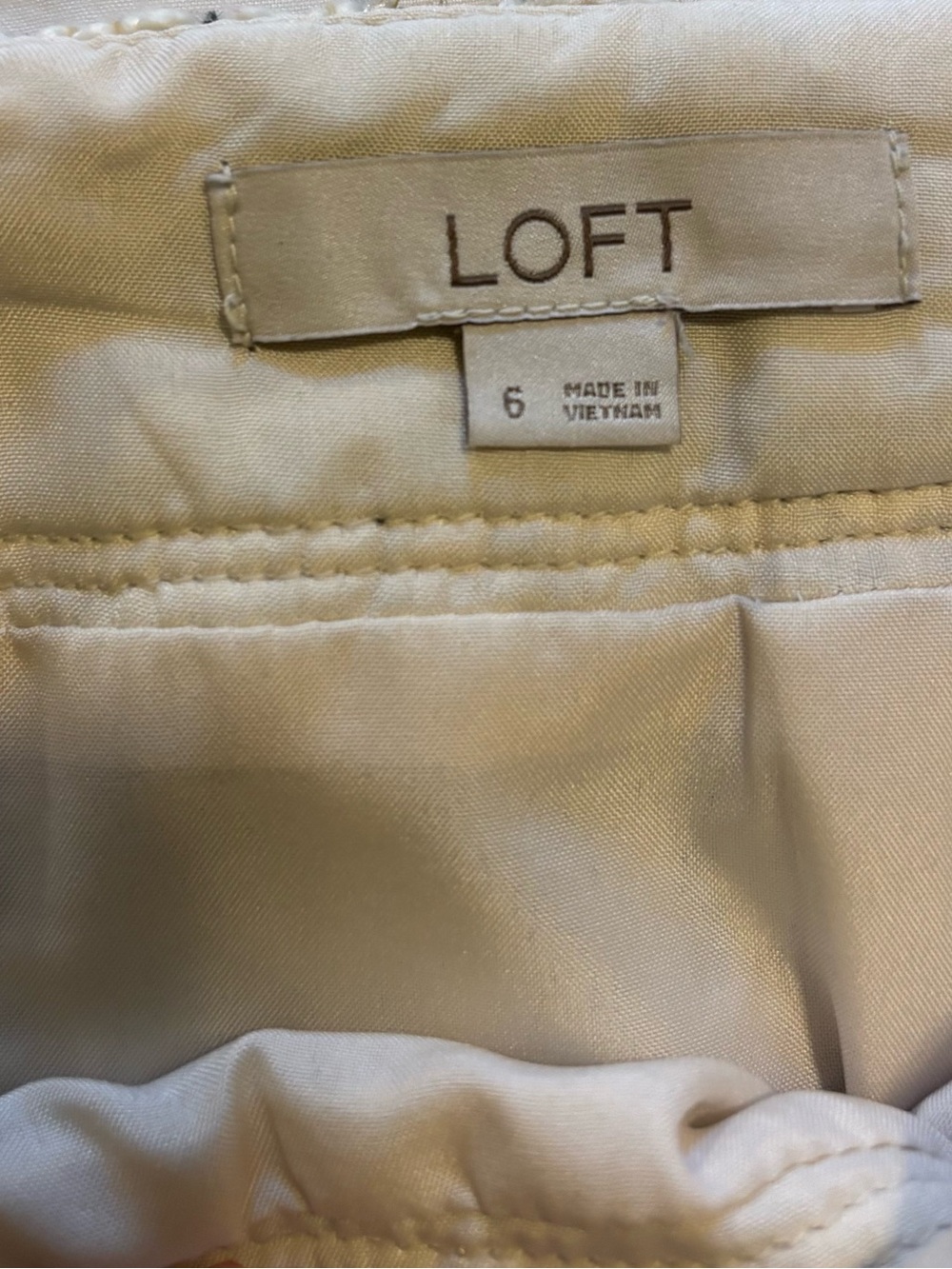 LOFT Tweed Mini Skirt Neutral Bouclé Gold Metallic Shimmer Career Cocktail Sz 6 - Picture 10 of 10